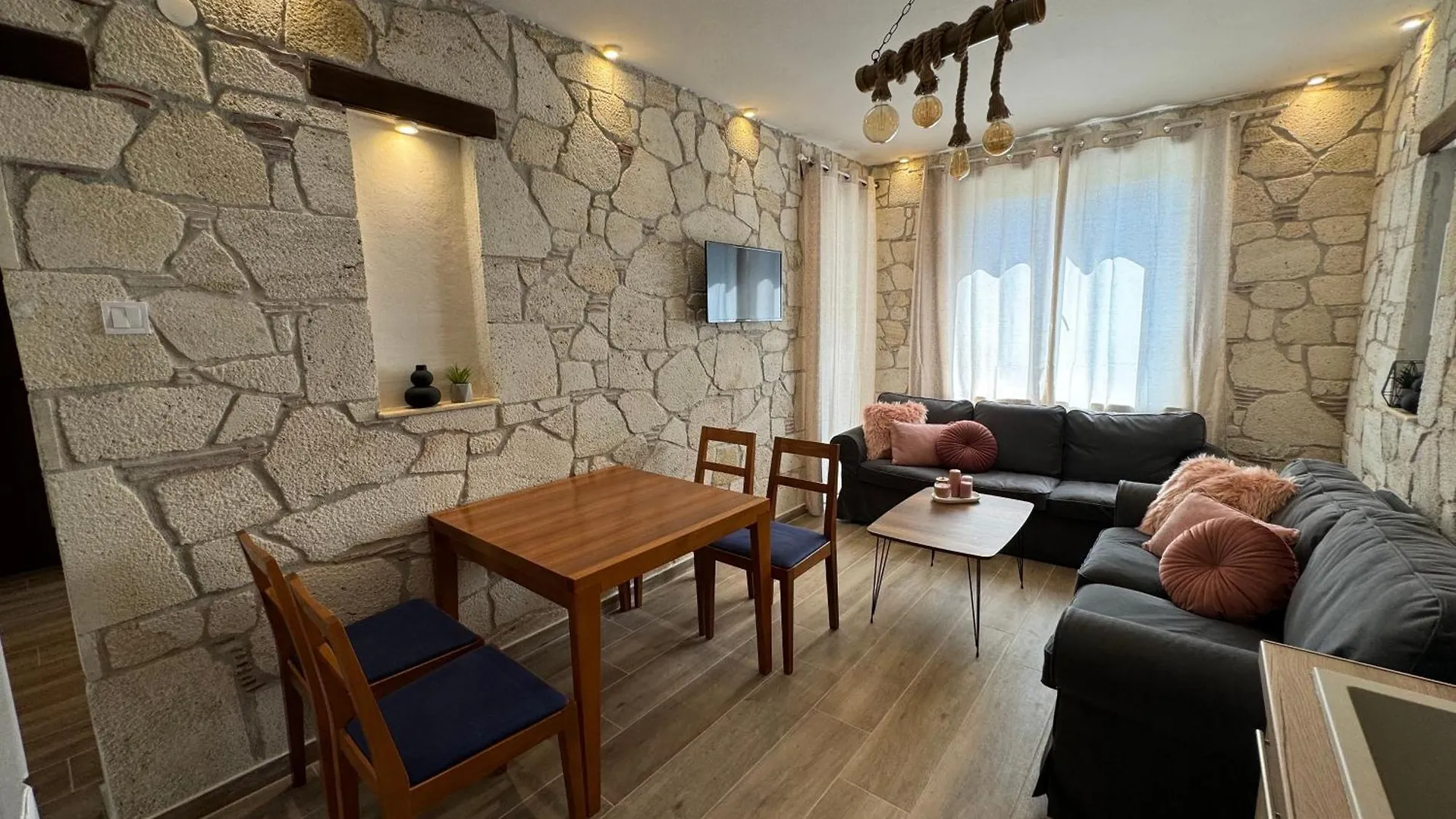 Stone Apartment 3 Thessaloniki